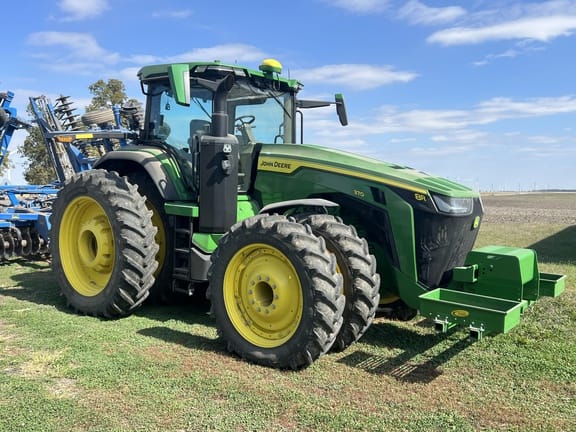 2023 John Deere 8R 370 Equipment Image0