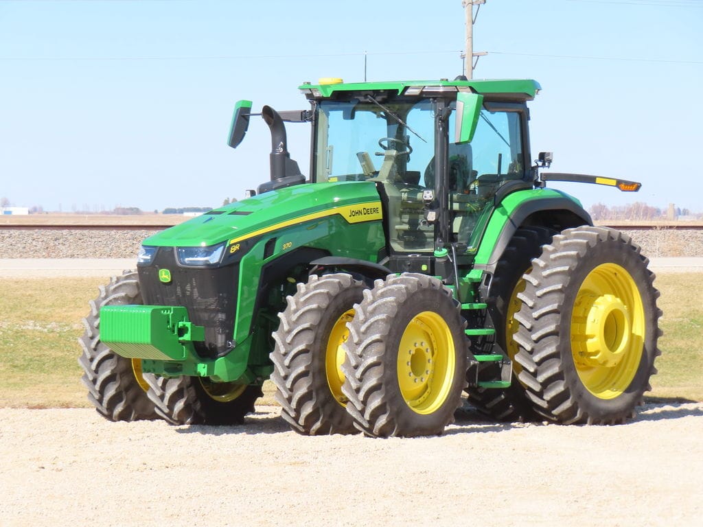 2023 John Deere 8R 370 Equipment Image0