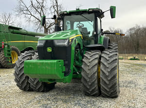 2023 John Deere 8R 370 Image