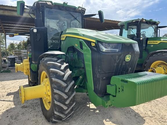 Image of John Deere 8R 370 equipment image 2