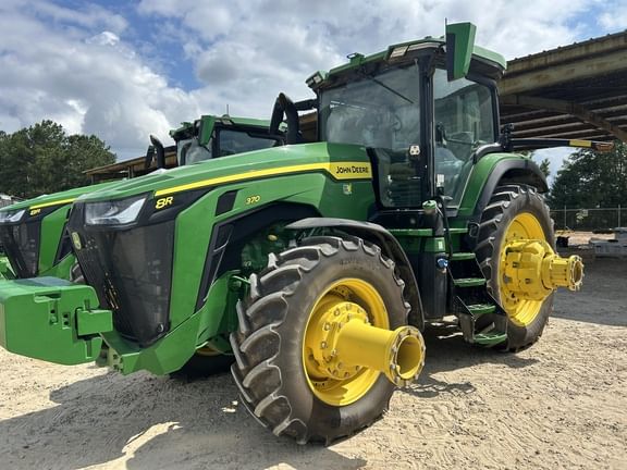 2023 John Deere 8R 370 Equipment Image0