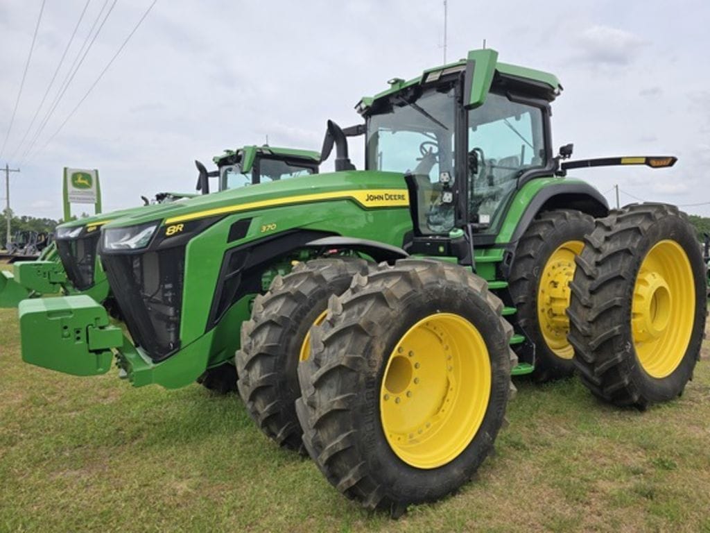 2023 John Deere 8R 370 Equipment Image0
