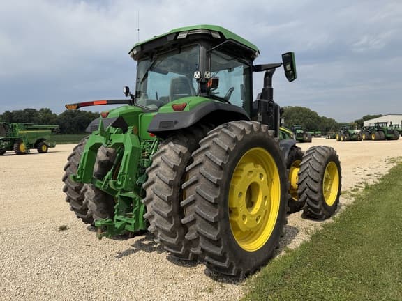 Image of John Deere 8R 370 equipment image 4