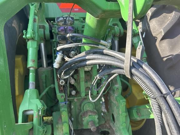 Image of John Deere 8R 370 equipment image 1