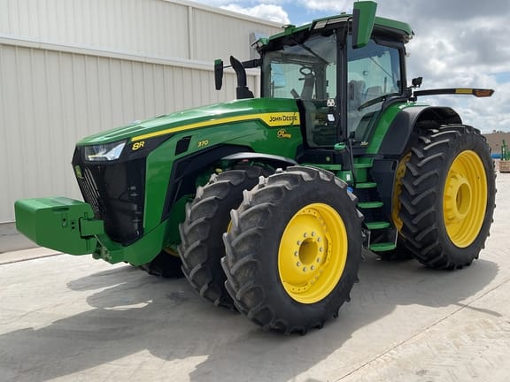 2023 John Deere 8R 370 Equipment Image0