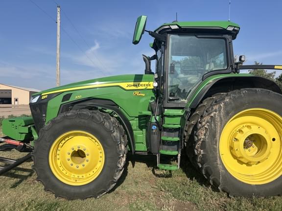 Image of John Deere 8R 370 equipment image 4