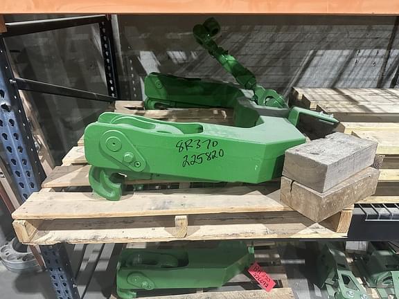 Image of John Deere 8R 370 equipment image 4