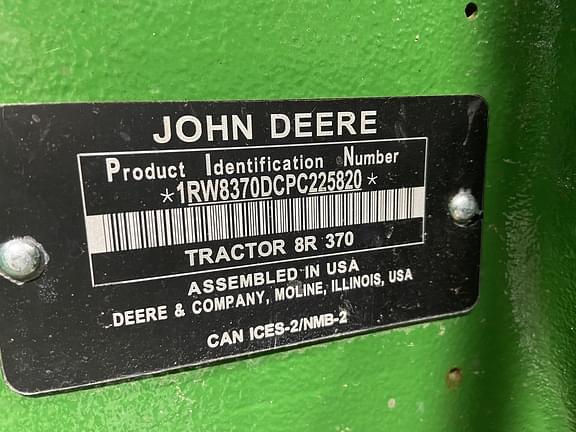 Image of John Deere 8R 370 equipment image 4