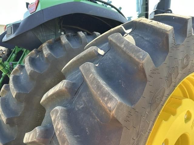 Image of John Deere 8R 370 equipment image 4