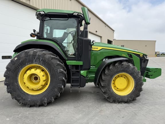 Image of John Deere 8R 370 equipment image 1