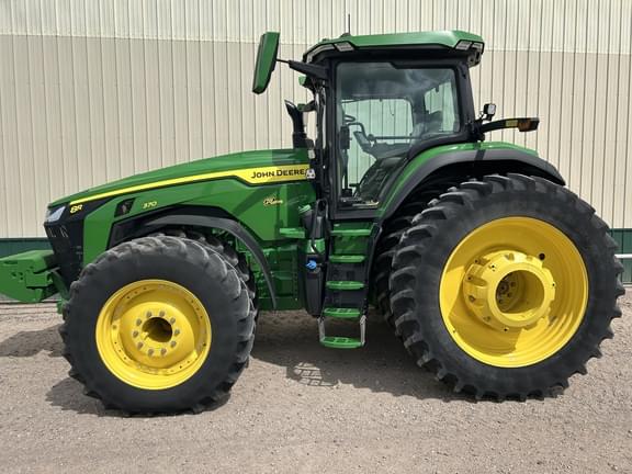 Image of John Deere 8R 370 equipment image 4