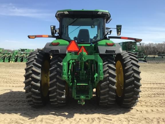 Image of John Deere 8R 370 equipment image 4
