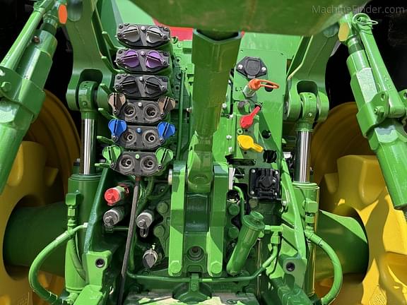 Image of John Deere 8R 370 equipment image 4