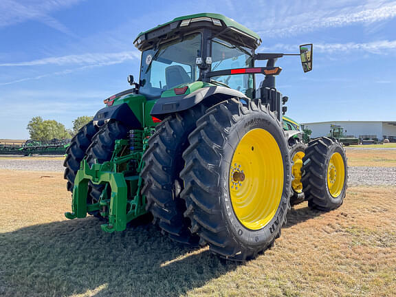 Image of John Deere 8R 370 equipment image 4