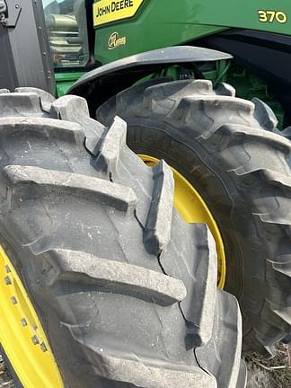 Image of John Deere 8R 370 equipment image 4