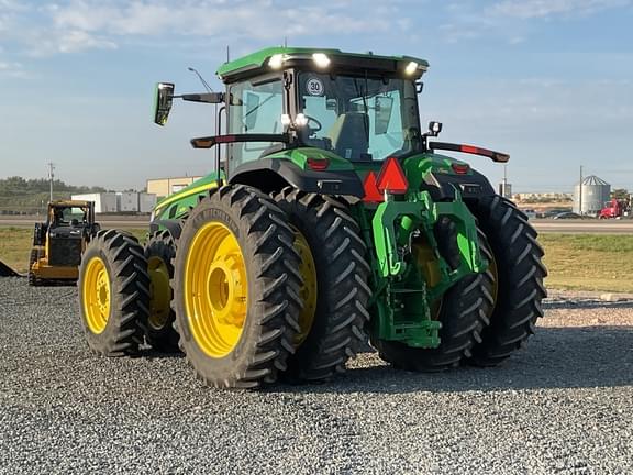 Image of John Deere 8R 370 equipment image 1