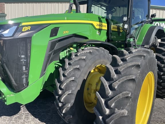 Image of John Deere 8R 370 equipment image 4