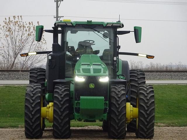 Image of John Deere 8R 370 equipment image 3