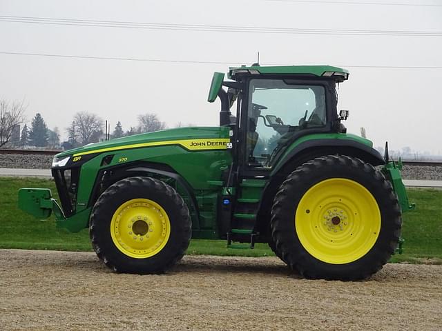 Image of John Deere 8R 370 equipment image 1