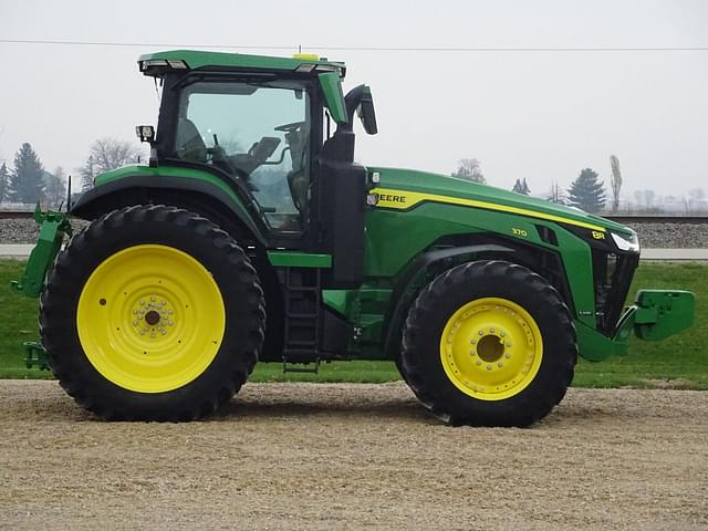 Image of John Deere 8R 370 equipment image 4