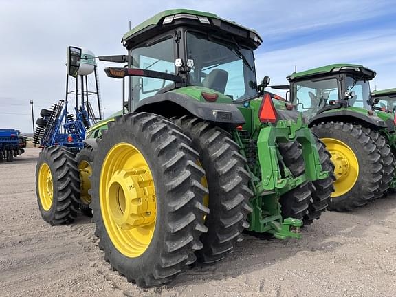 Image of John Deere 8R 370 equipment image 1