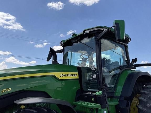 Image of John Deere 8R 370 equipment image 3