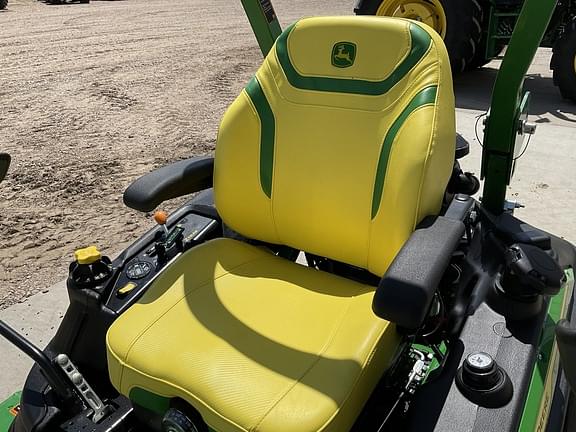 Image of John Deere 8R 370 equipment image 4