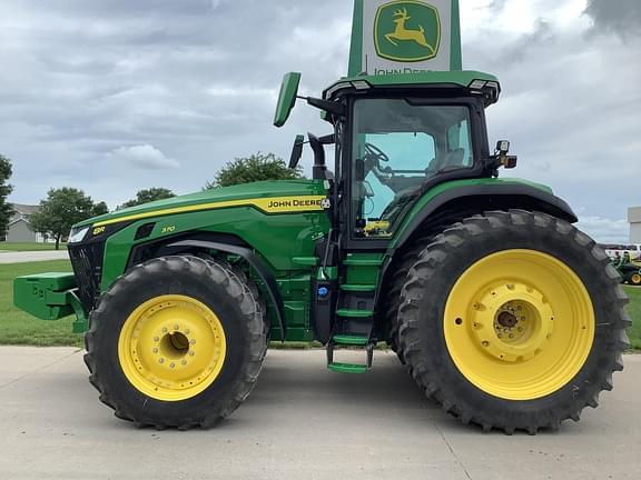 Image of John Deere 8R 370 equipment image 1
