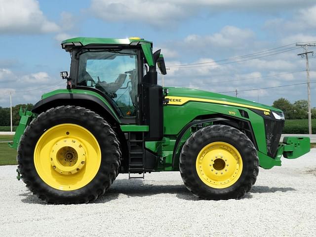 Image of John Deere 8R 370 equipment image 4