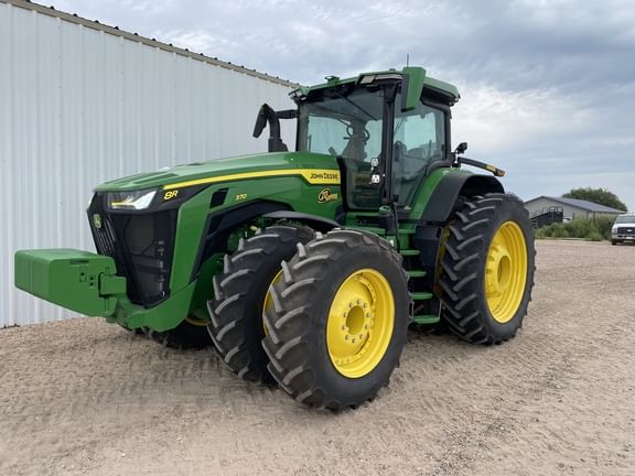 2023 John Deere 8R 370 Equipment Image0