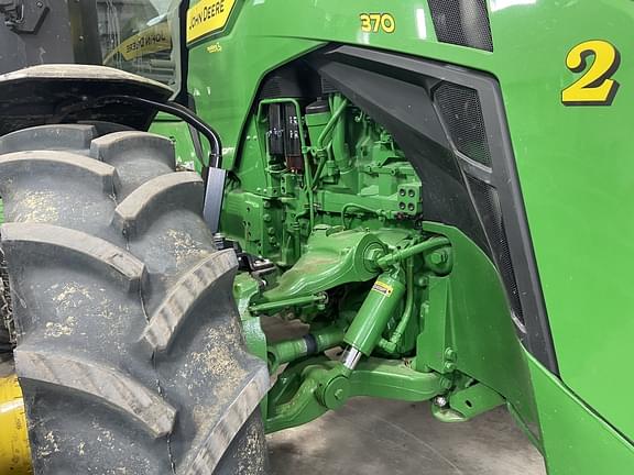 Image of John Deere 8R 370 equipment image 4