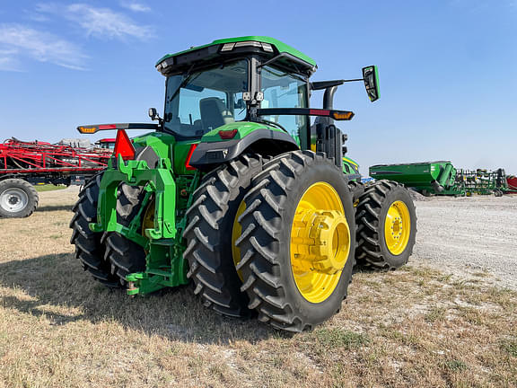 Image of John Deere 8R 370 equipment image 4