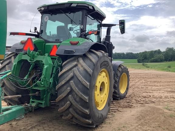 Image of John Deere 8R 370 equipment image 2