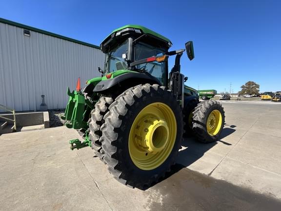 Image of John Deere 8R 370 equipment image 4