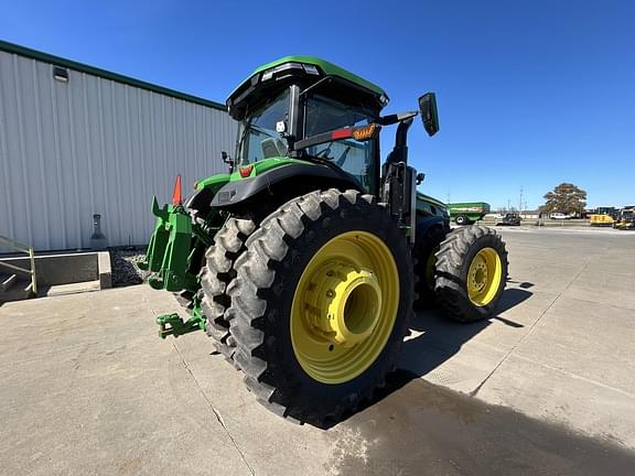 Image of John Deere 8R 370 equipment image 4