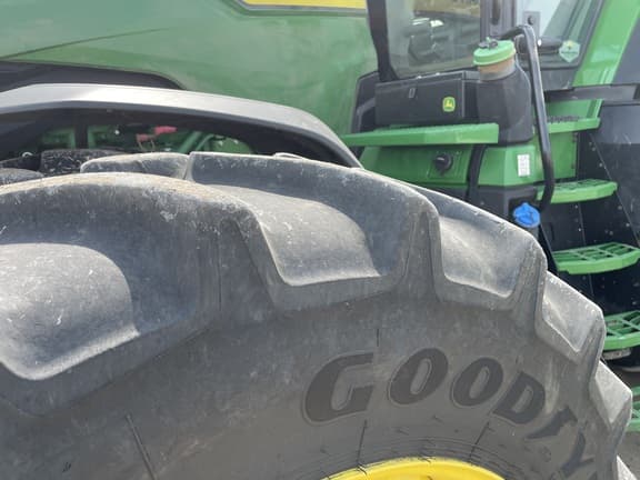 Image of John Deere 8R 370 equipment image 4