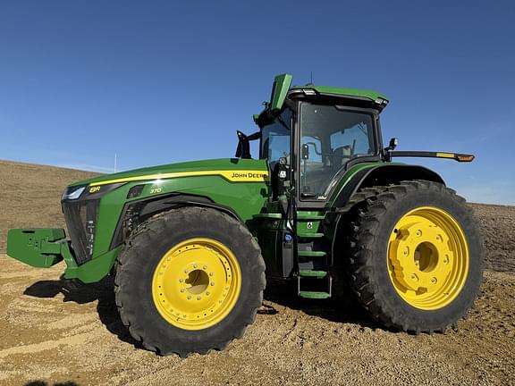 Image of John Deere 8R 370 equipment image 1