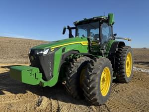 2023 John Deere 8R 370 Image