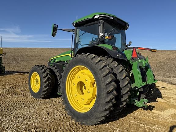 Image of John Deere 8R 370 equipment image 2