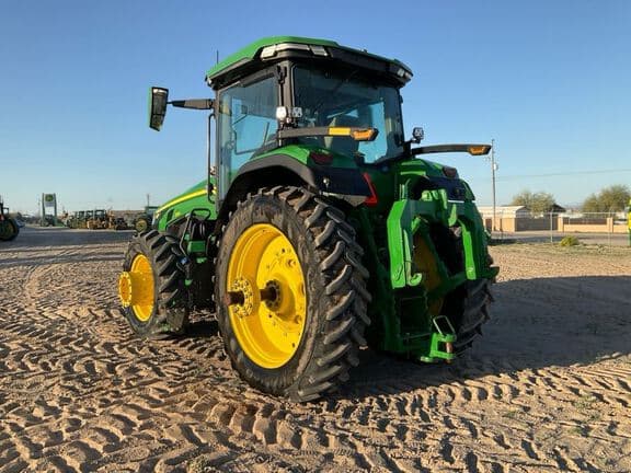 Image of John Deere 8R 370 equipment image 2