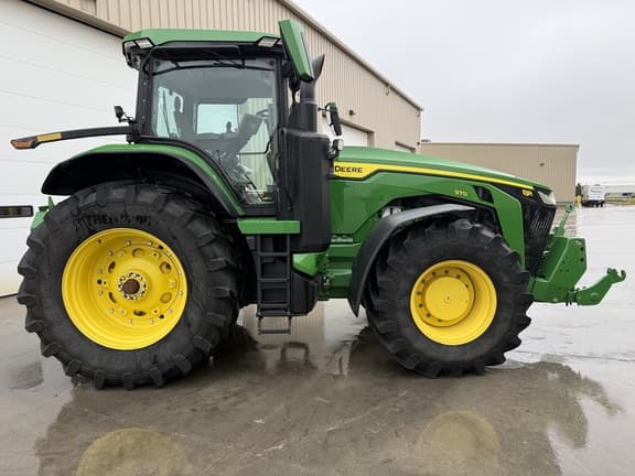 Image of John Deere 8R 370 equipment image 1