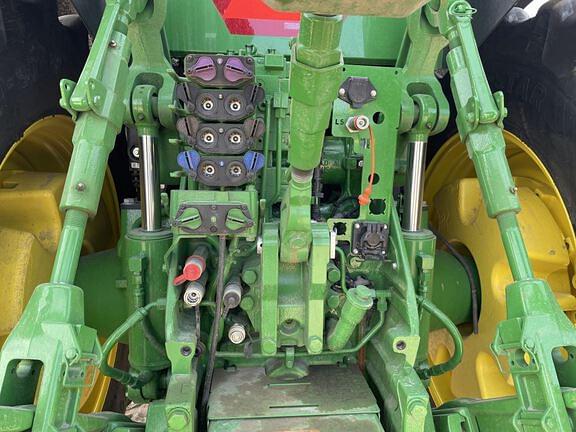 Image of John Deere 8R 370 equipment image 2