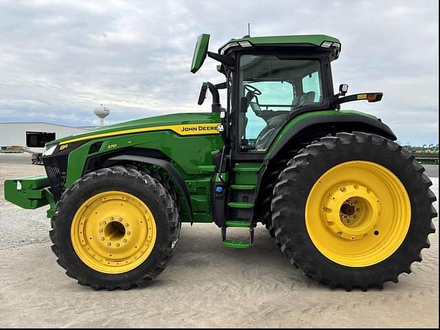 Image of John Deere 8R 370 equipment image 4