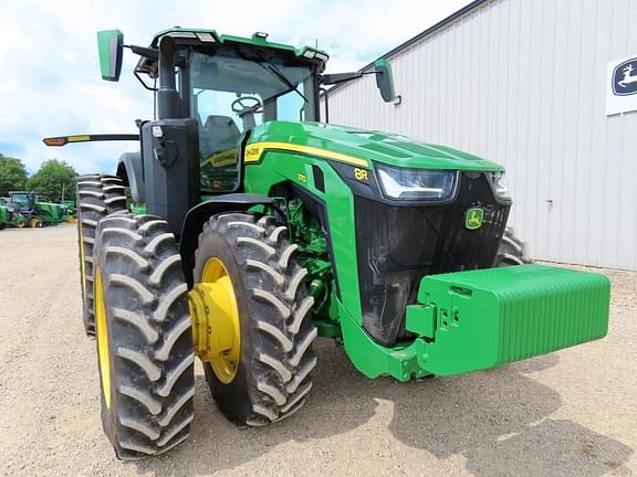 Image of John Deere 8R 370 equipment image 4