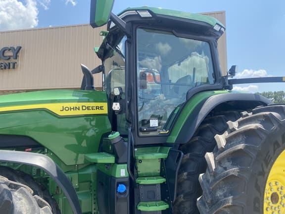 Image of John Deere 8R 370 equipment image 2