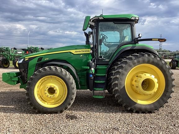 Image of John Deere 8R 370 equipment image 3