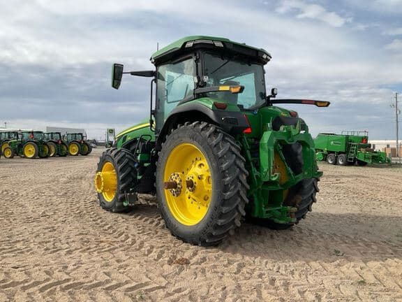 Image of John Deere 8R 370 equipment image 2