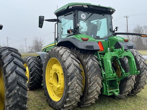 Image of John Deere 8R 370 equipment image 2