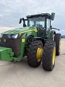 Image of John Deere 8R 370 equipment image 1