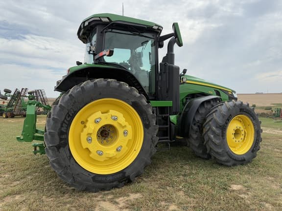 Image of John Deere 8R 370 equipment image 3